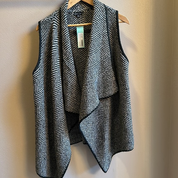Rebecca Elliot “Kilee” Herringbone Sleeveless Cardigan. Black. Size M. NWT. - Picture 4 of 5